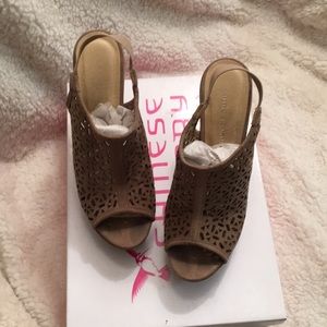 Chinese Laundry Wedges